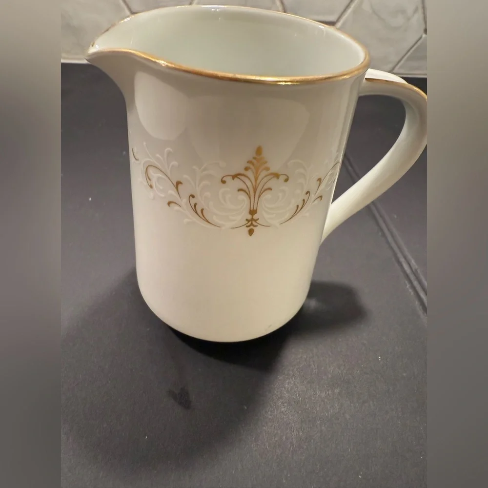 Noritake China: Creamer & Sugar Bowl Courtney Pattern 6520 White & Gold Vintage